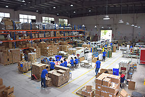 昆山曼彩預(yù)成型反光標(biāo)線(xiàn)帶生產(chǎn)車(chē)間 昆山曼彩預(yù)成型反光標(biāo)線(xiàn)帶生產(chǎn)車(chē)間